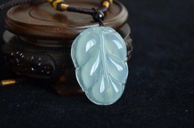 周大福翡翠平安扣翡翠珠宝知识短语-第6张图片-翡翠网 周大福翡翠平安扣翡翠珠宝知识短语-第6张图片-翡翠网