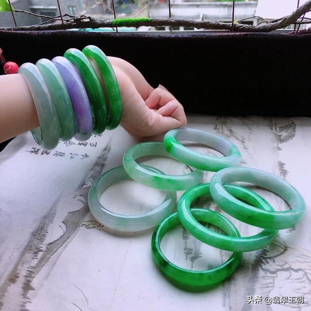 翡翠的种是什么意思,翡翠的种分别是哪几种-第3张图片-翡翠网 翡翠的种是什么意思,翡翠的种分别是哪几种-第3张图片-翡翠网