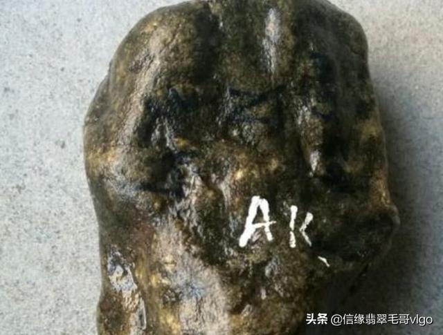 翡翠高绿手镯,菠菜绿翡翠手镯图片价格-第2张图片-翡翠网