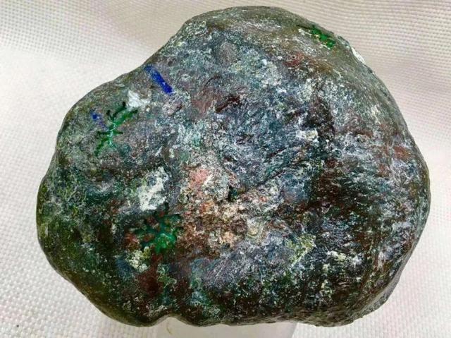 翡翠原石哪有,美女翡翠原石视频-第3张图片-翡翠网 翡翠原石哪有,美女翡翠原石视频-第3张图片-翡翠网