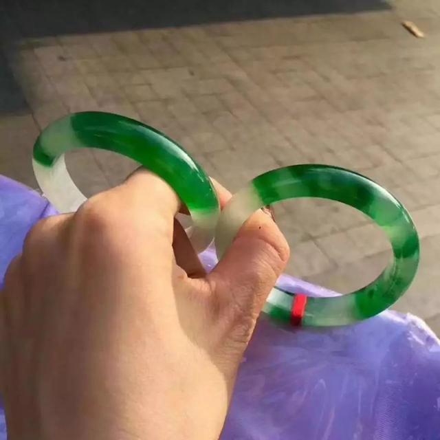 翡翠原石哪有,美女翡翠原石视频-第7张图片-翡翠网 翡翠原石哪有,美女翡翠原石视频-第7张图片-翡翠网