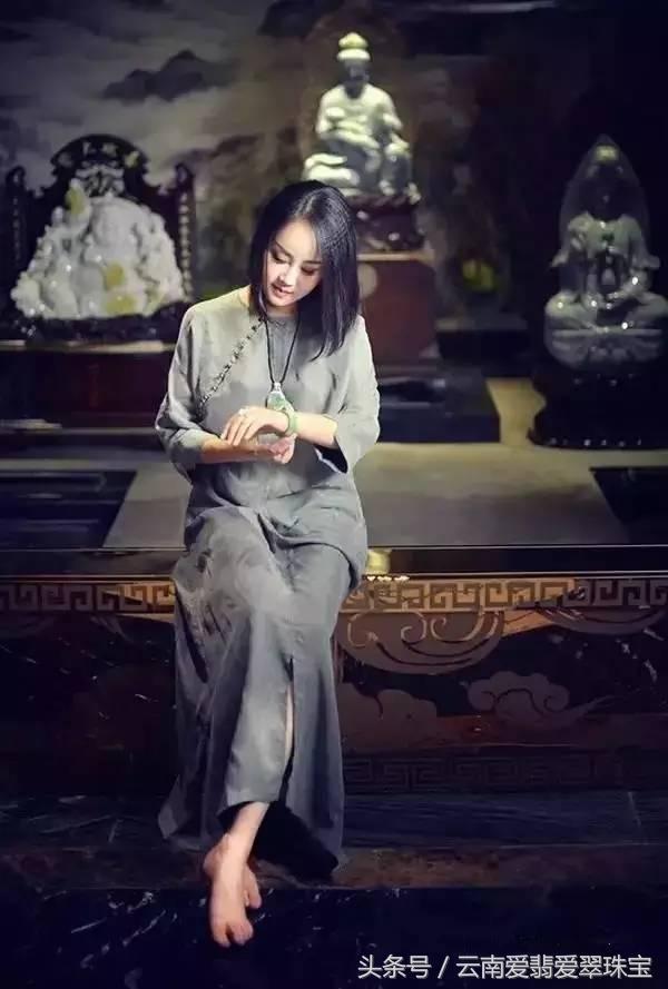 翡翠手镯种类,翡翠处理手镯什么意思-第3张图片-翡翠网 翡翠手镯种类,翡翠处理手镯什么意思-第3张图片-翡翠网