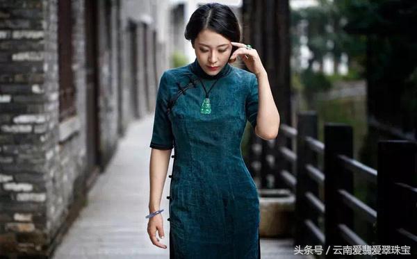 翡翠手镯种类,翡翠处理手镯什么意思-第7张图片-翡翠网 翡翠手镯种类,翡翠处理手镯什么意思-第7张图片-翡翠网