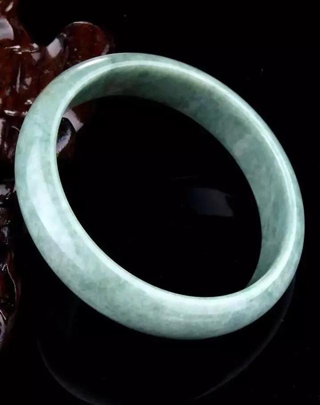 翡翠种水划分标准图片,翡翠透手算什么种水-第10张图片-翡翠网 翡翠种水划分标准图片,翡翠透手算什么种水-第10张图片-翡翠网