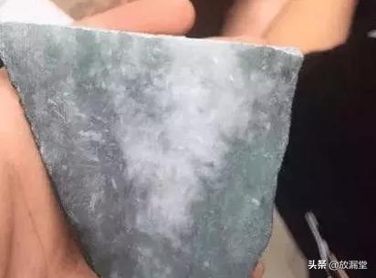 翡翠原石价值切废的翡翠原石图片-第10张图片-翡翠网 翡翠原石价值切废的翡翠原石图片-第10张图片-翡翠网