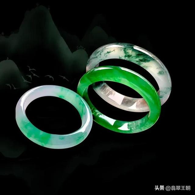 赞美黄金手镯的100句,怎么形容翡翠手镯-第4张图片-翡翠网 赞美黄金手镯的100句,怎么形容翡翠手镯-第4张图片-翡翠网