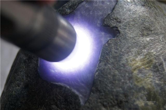 豆种紫罗兰翡翠手镯,老坑冰种翡翠-第8张图片-翡翠网 豆种紫罗兰翡翠手镯,老坑冰种翡翠-第8张图片-翡翠网