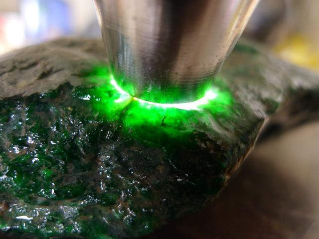 豆种紫罗兰翡翠手镯,老坑冰种翡翠-第9张图片-翡翠网 豆种紫罗兰翡翠手镯,老坑冰种翡翠-第9张图片-翡翠网