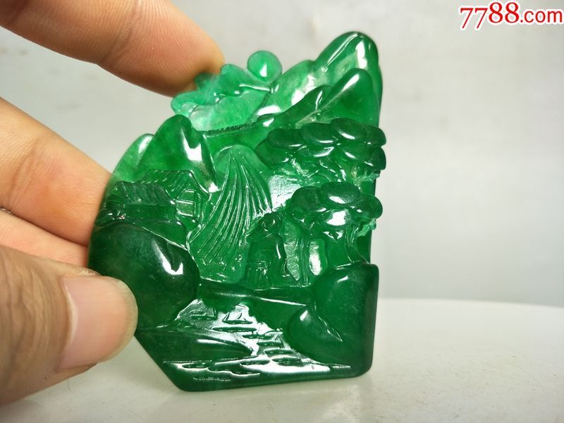 翡翠手把件好还是和田玉好,翡翠手把件价格是多少-第2张图片-翡翠网 翡翠手把件好还是和田玉好,翡翠手把件价格是多少-第2张图片-翡翠网