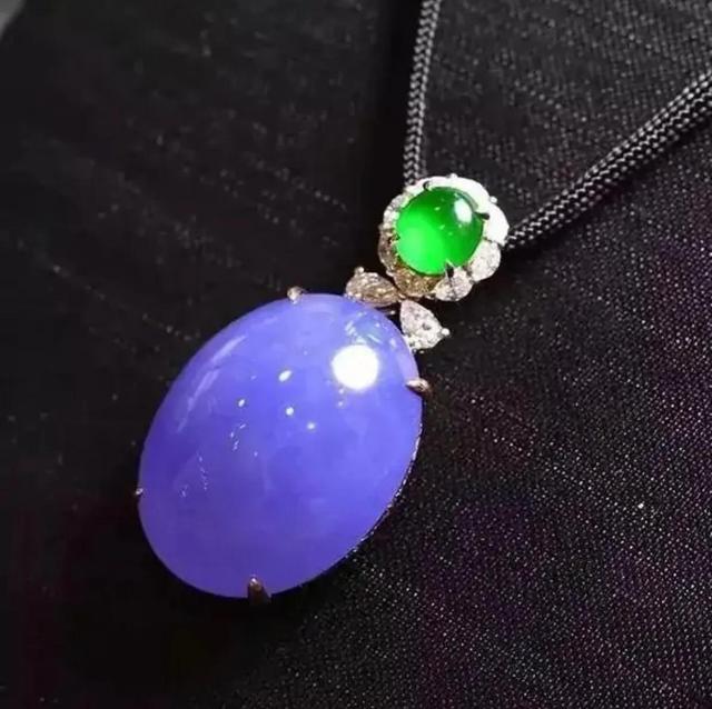 开出最漂亮的翡翠原石什么原石出冰种翡翠-第5张图片-翡翠网 开出最漂亮的翡翠原石什么原石出冰种翡翠-第5张图片-翡翠网