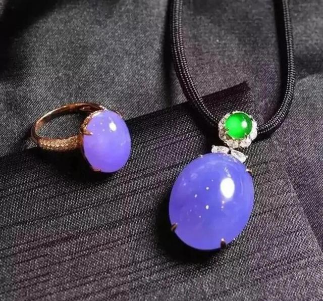 开出最漂亮的翡翠原石什么原石出冰种翡翠-第6张图片-翡翠网 开出最漂亮的翡翠原石什么原石出冰种翡翠-第6张图片-翡翠网