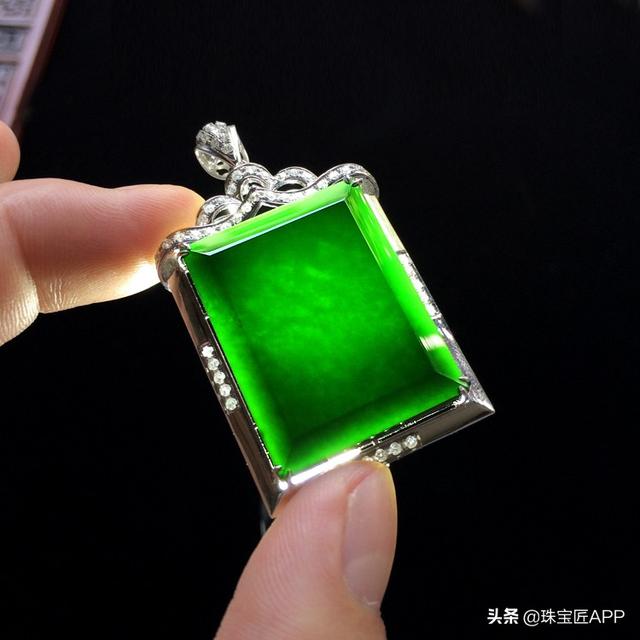 墨玉翡翠价格,墨玉的特征和价格-第11张图片-翡翠网 墨玉翡翠价格,墨玉的特征和价格-第11张图片-翡翠网