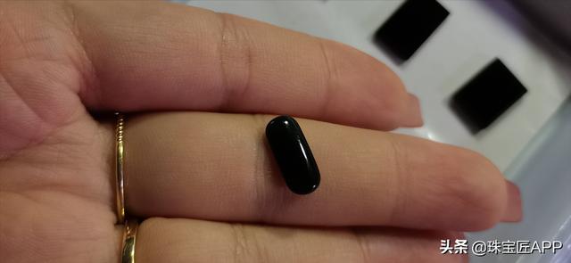 墨玉翡翠价格,墨玉的特征和价格-第14张图片-翡翠网 墨玉翡翠价格,墨玉的特征和价格-第14张图片-翡翠网