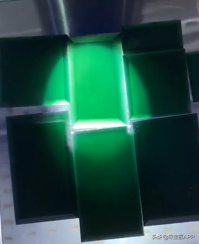 墨玉翡翠价格,墨玉的特征和价格-第16张图片-翡翠网 墨玉翡翠价格,墨玉的特征和价格-第16张图片-翡翠网