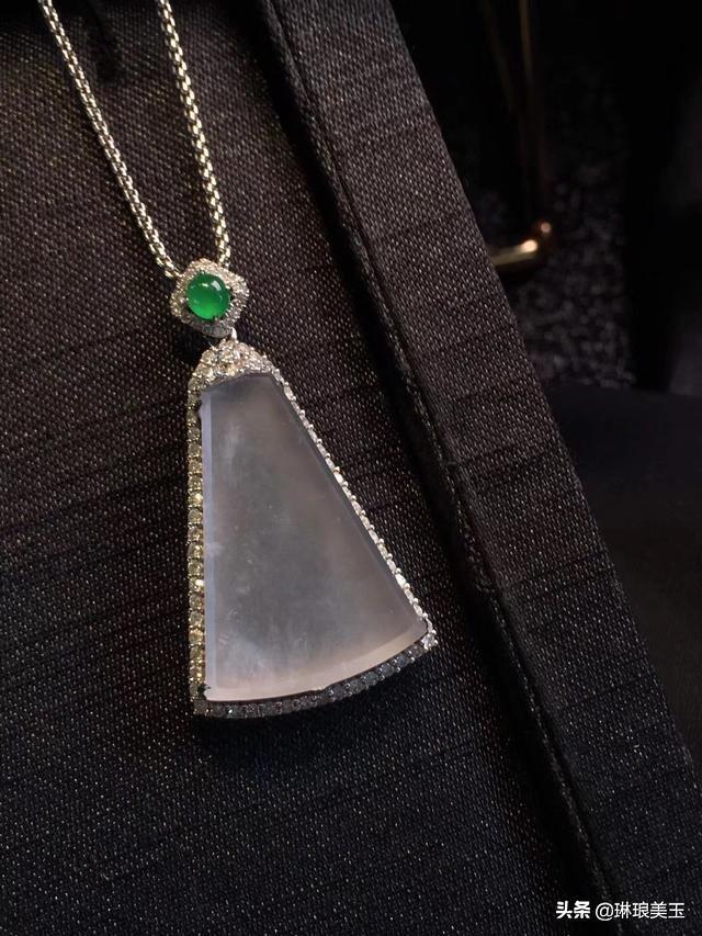 包含翡翠带紫底无事牌图片价格的词条-第4张图片-翡翠网