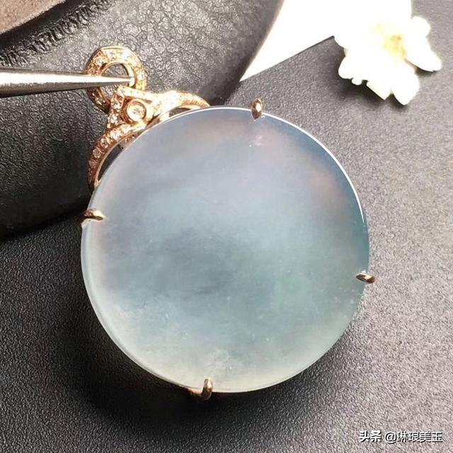 包含翡翠带紫底无事牌图片价格的词条-第5张图片-翡翠网