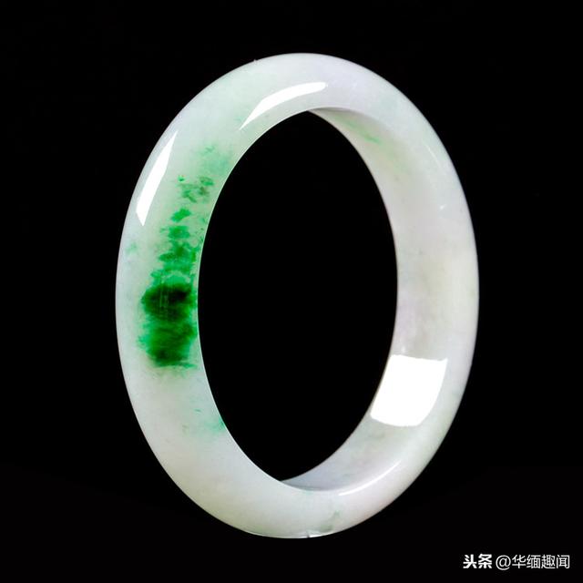 用手镯表达爱情的语言,爱情翡翠手镯-第10张图片-翡翠网 用手镯表达爱情的语言,爱情翡翠手镯-第10张图片-翡翠网