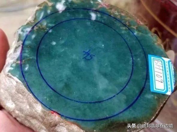 冰糯种晴水手镯在什么价位翡翠冰晴手镯-第4张图片-翡翠网 冰糯种晴水手镯在什么价位翡翠冰晴手镯-第4张图片-翡翠网