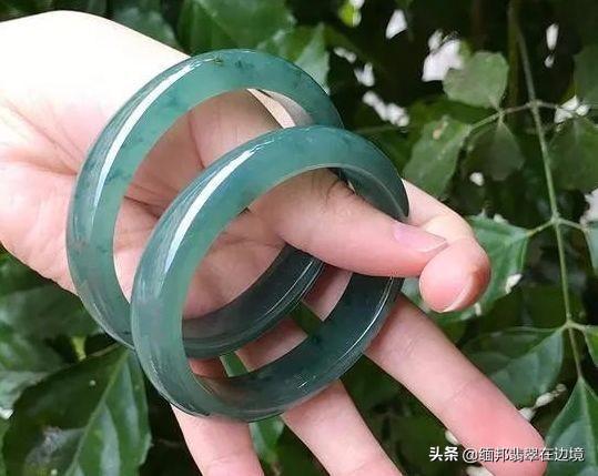 冰糯种晴水手镯在什么价位翡翠冰晴手镯-第6张图片-翡翠网 冰糯种晴水手镯在什么价位翡翠冰晴手镯-第6张图片-翡翠网