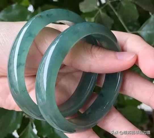 冰糯种晴水手镯在什么价位翡翠冰晴手镯-第7张图片-翡翠网 冰糯种晴水手镯在什么价位翡翠冰晴手镯-第7张图片-翡翠网
