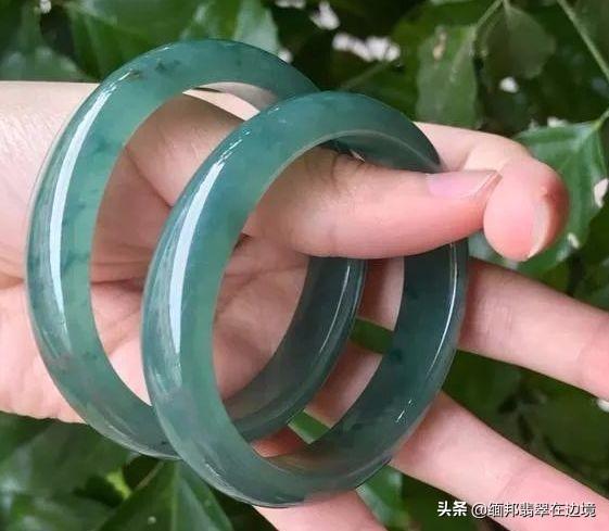 冰糯种晴水手镯在什么价位翡翠冰晴手镯-第8张图片-翡翠网 冰糯种晴水手镯在什么价位翡翠冰晴手镯-第8张图片-翡翠网