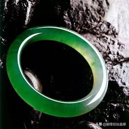 翡翠手镯带银还是银好金手镯银手镯玉手镯哪个好-第4张图片-翡翠网 翡翠手镯带银还是银好金手镯银手镯玉手镯哪个好-第4张图片-翡翠网