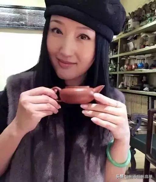 翡翠手镯带银还是银好金手镯银手镯玉手镯哪个好-第19张图片-翡翠网 翡翠手镯带银还是银好金手镯银手镯玉手镯哪个好-第19张图片-翡翠网