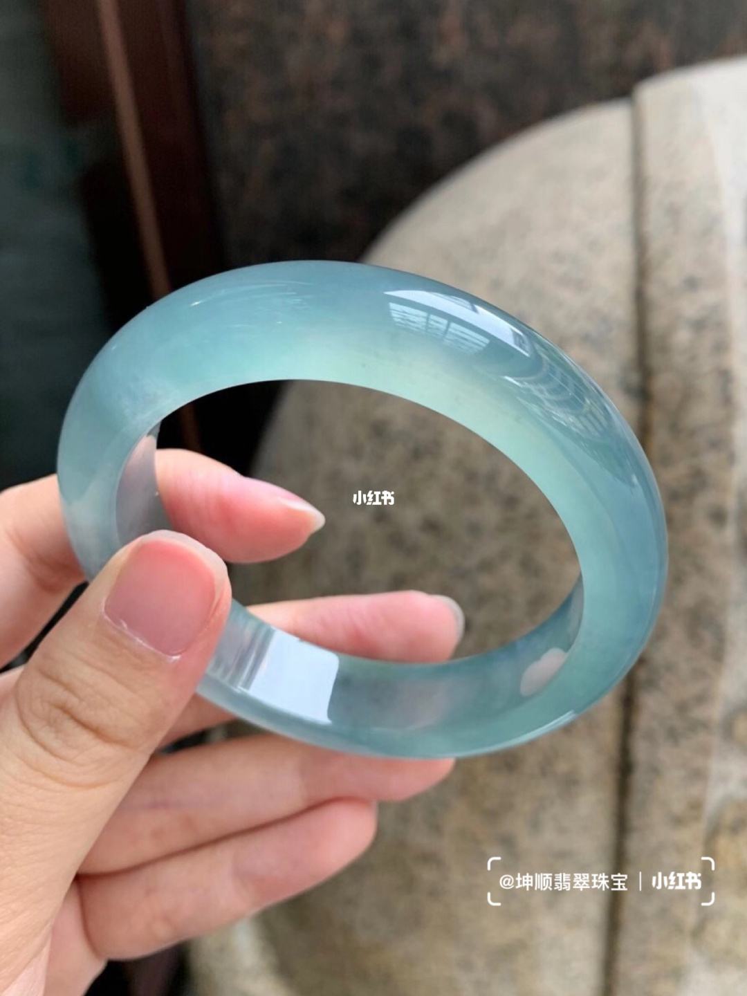 翡翠手镯冰种起胶什么意思,胶感十足的翡翠手镯价格-第2张图片-翡翠网 翡翠手镯冰种起胶什么意思,胶感十足的翡翠手镯价格-第2张图片-翡翠网