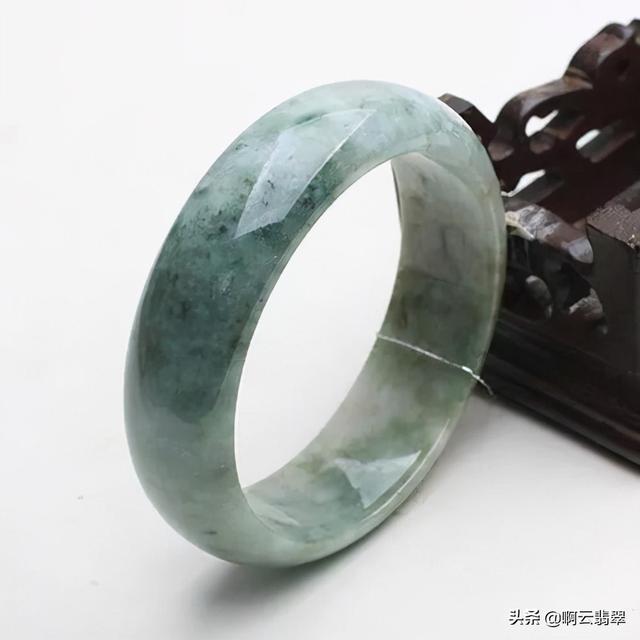 糯冰翡翠手镯冰豆种翡翠手镯图片-第4张图片-翡翠网 糯冰翡翠手镯冰豆种翡翠手镯图片-第4张图片-翡翠网