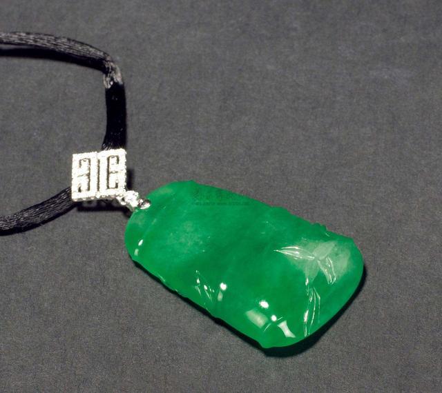 翡翠的十大基本知识,不外传的翡翠知识-第5张图片-翡翠网 翡翠的十大基本知识,不外传的翡翠知识-第5张图片-翡翠网