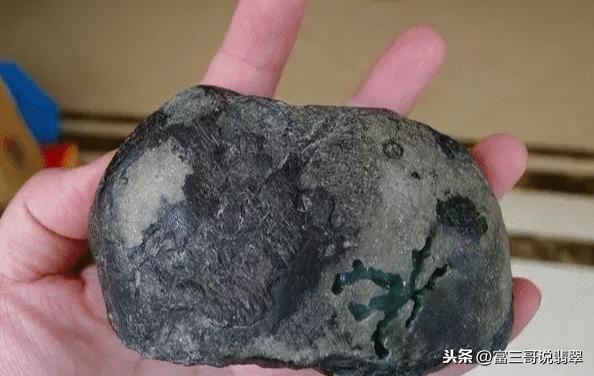 翡翠原石出自哪里南宁最大的翡翠市场在哪里-第2张图片-翡翠网 翡翠原石出自哪里南宁最大的翡翠市场在哪里-第2张图片-翡翠网