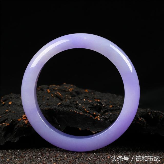 群镶翡翠手镯100万翡翠戒面-第1张图片-翡翠网 群镶翡翠手镯100万翡翠戒面-第1张图片-翡翠网