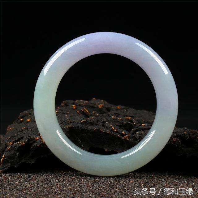 群镶翡翠手镯100万翡翠戒面-第2张图片-翡翠网 群镶翡翠手镯100万翡翠戒面-第2张图片-翡翠网