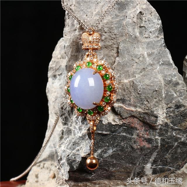 群镶翡翠手镯100万翡翠戒面-第4张图片-翡翠网 群镶翡翠手镯100万翡翠戒面-第4张图片-翡翠网