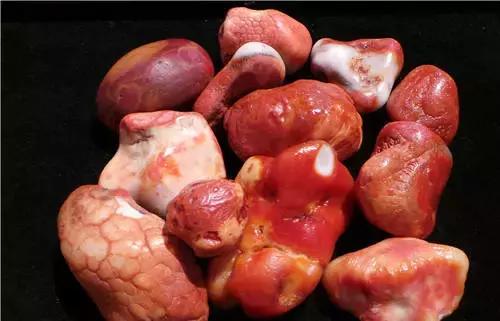 黑龙江雕刻翡翠原石,翡翠原石图案大全图片-第7张图片-翡翠网 黑龙江雕刻翡翠原石,翡翠原石图案大全图片-第7张图片-翡翠网