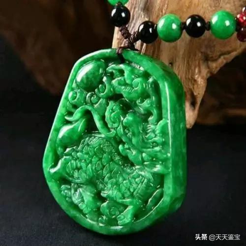 翡翠的种类知识大全,翡翠的品种及图片大全-第7张图片-翡翠网 翡翠的种类知识大全,翡翠的品种及图片大全-第7张图片-翡翠网