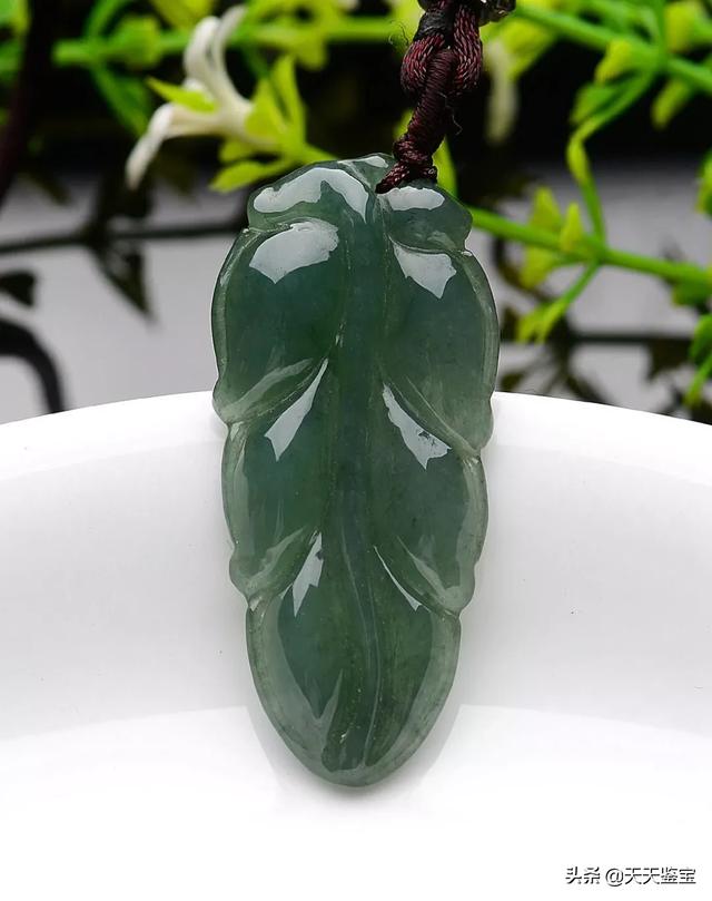 翡翠的种类知识大全,翡翠的品种及图片大全-第13张图片-翡翠网 翡翠的种类知识大全,翡翠的品种及图片大全-第13张图片-翡翠网