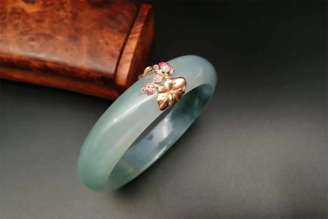 翡翠手镯无痕修复,翡翠手镯断了修复图片-第6张图片-翡翠网 翡翠手镯无痕修复,翡翠手镯断了修复图片-第6张图片-翡翠网