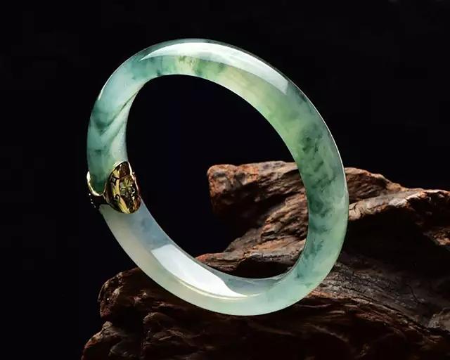 翡翠手镯无痕修复,翡翠手镯断了修复图片-第7张图片-翡翠网 翡翠手镯无痕修复,翡翠手镯断了修复图片-第7张图片-翡翠网