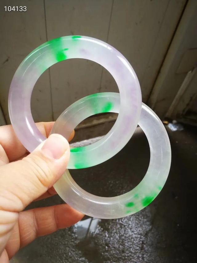 老坑翡翠手镯能带润吗老坑糯种翡翠-第3张图片-翡翠网 老坑翡翠手镯能带润吗老坑糯种翡翠-第3张图片-翡翠网