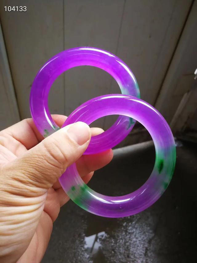 老坑翡翠手镯能带润吗老坑糯种翡翠-第4张图片-翡翠网 老坑翡翠手镯能带润吗老坑糯种翡翠-第4张图片-翡翠网