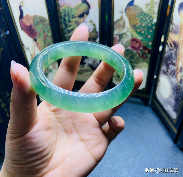 a货翡翠手镯翡翠手镯咋-第4张图片-翡翠网 a货翡翠手镯翡翠手镯咋-第4张图片-翡翠网