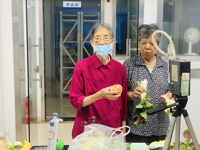 如何选翡翠镯子祖传翡翠手镯去哪里鉴定-第6张图片-翡翠网 如何选翡翠镯子祖传翡翠手镯去哪里鉴定-第6张图片-翡翠网