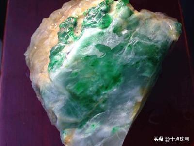 摆三桥翡翠原石摆三桥翡翠特点-第52张图片-翡翠网 摆三桥翡翠原石摆三桥翡翠特点-第52张图片-翡翠网