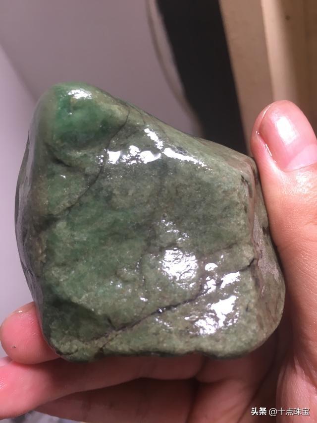 摆三桥翡翠原石摆三桥翡翠特点-第83张图片-翡翠网 摆三桥翡翠原石摆三桥翡翠特点-第83张图片-翡翠网