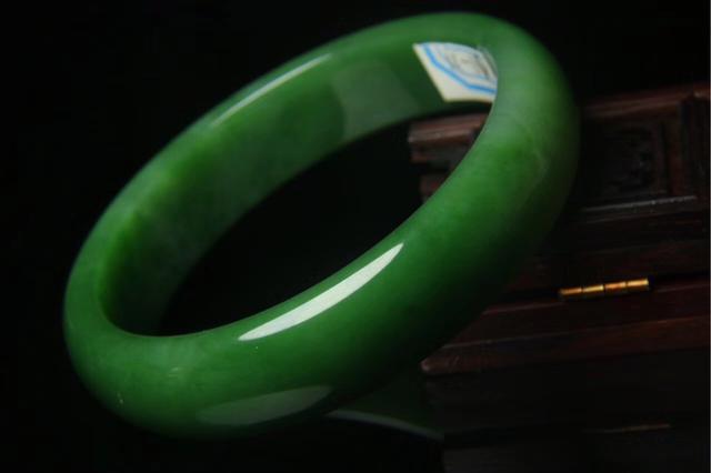 三佳购物翡翠手镯,冰种翡翠手镯-第4张图片-翡翠网 三佳购物翡翠手镯,冰种翡翠手镯-第4张图片-翡翠网