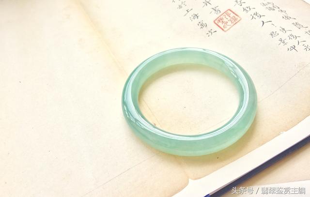 翡翠手镯磨好了怎么保养,翡翠手镯边缘磨损-第3张图片-翡翠网 翡翠手镯磨好了怎么保养,翡翠手镯边缘磨损-第3张图片-翡翠网