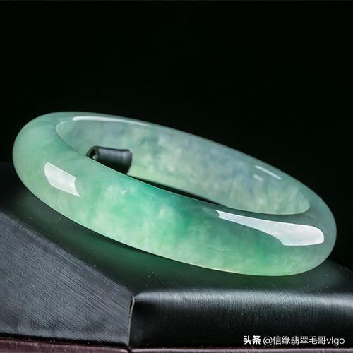 翡翠手镯芙蓉种芙蓉种翡翠挂件-第3张图片-翡翠网 翡翠手镯芙蓉种芙蓉种翡翠挂件-第3张图片-翡翠网