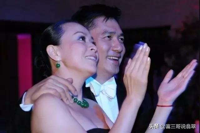 刘嘉玲翡翠知识,刘嘉玲戴翡翠的照片-第7张图片-翡翠网 刘嘉玲翡翠知识,刘嘉玲戴翡翠的照片-第7张图片-翡翠网