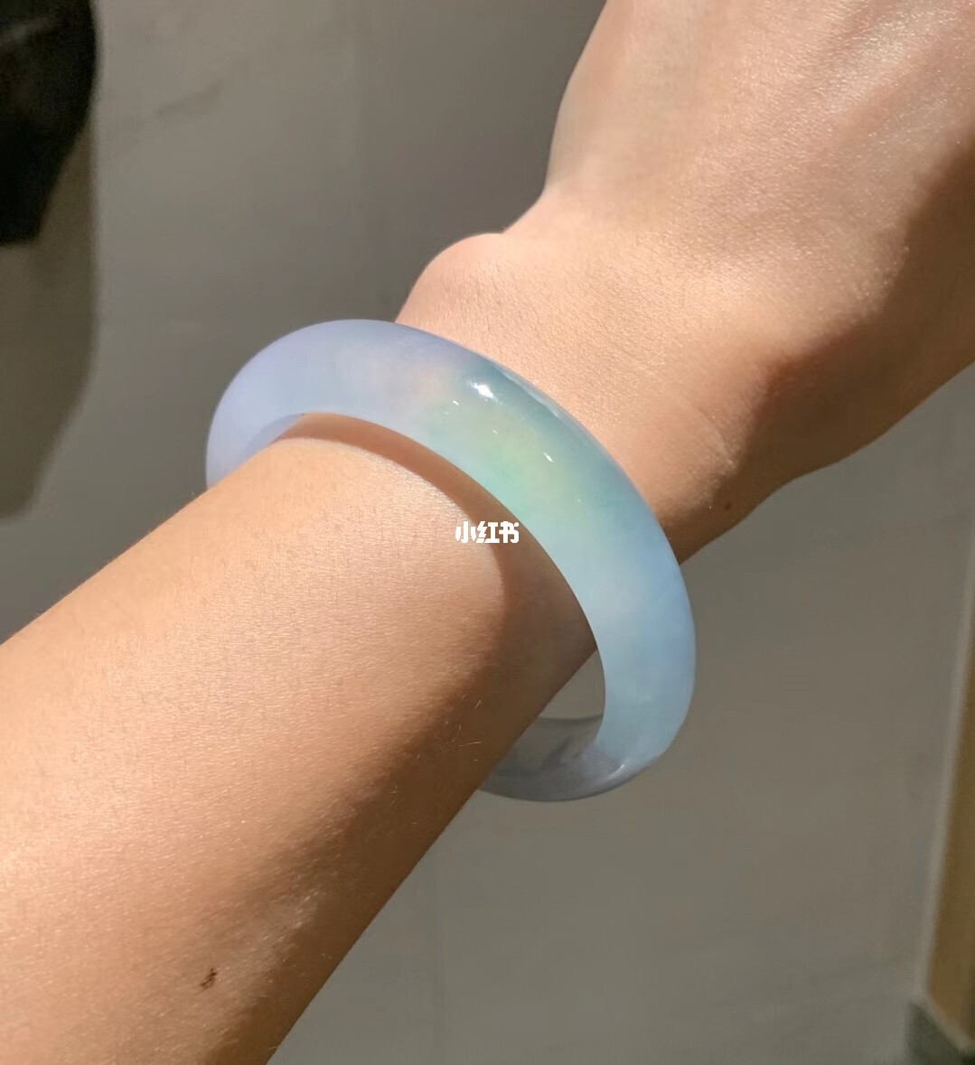 翡翠手镯多厚,翡翠手镯的形状-第2张图片-翡翠网 翡翠手镯多厚,翡翠手镯的形状-第2张图片-翡翠网